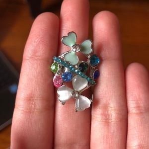 Blue/gray colorful silver ring with blue diamonds